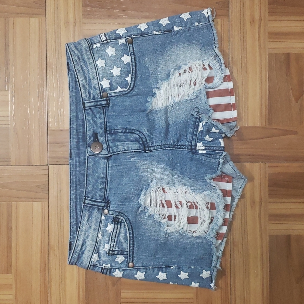 XHILARATION flag shorts